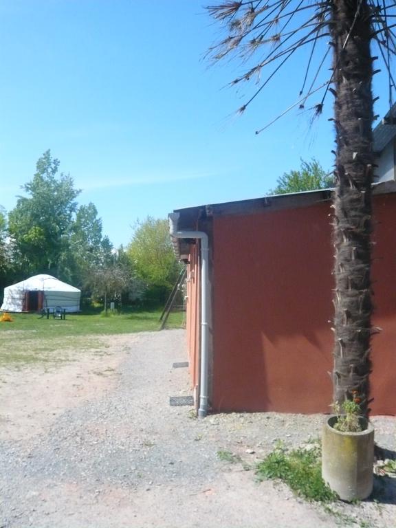 Village Insolite Tiny Сен-Бенуа-дез-Онд Экстерьер фото